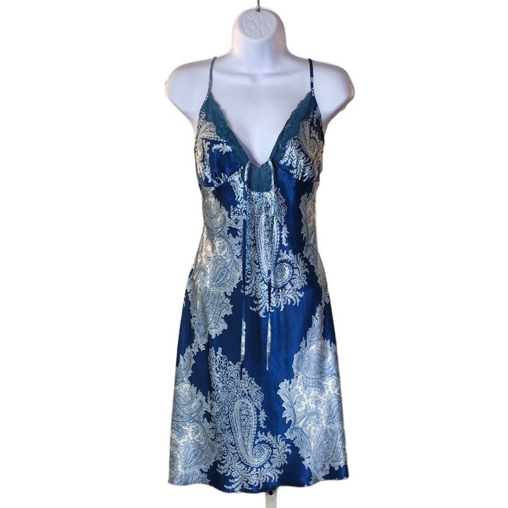 Blue & White Paisley Chemise Negligée Satin Silk Lace Lingerie Soft and Silky‌